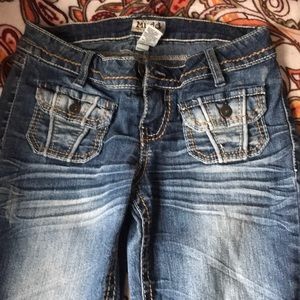These are MUDD Women’s Size 3 Bootcut Stonewashed
